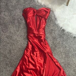 Elegant Red Strapless Evening Gown